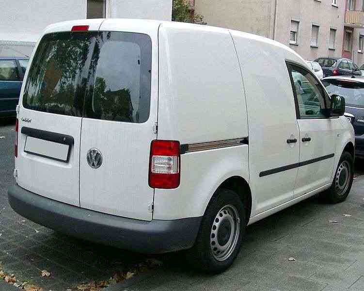 vw_caddy_04-10_2