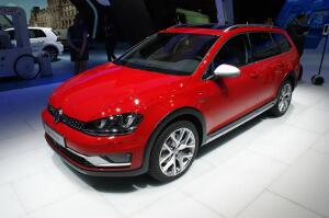 vw-golf-alltrack-1