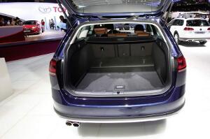 vw-golf-alltrack-3